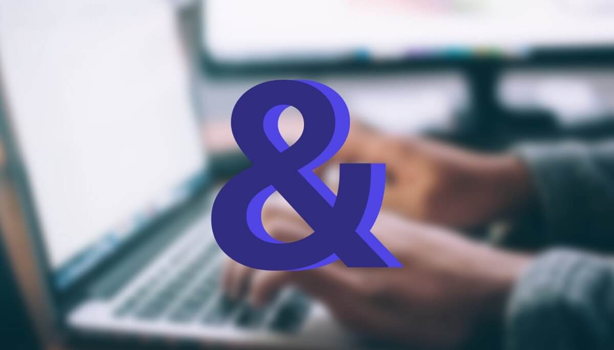 Fastest way to setup a blog for your Laravel-project