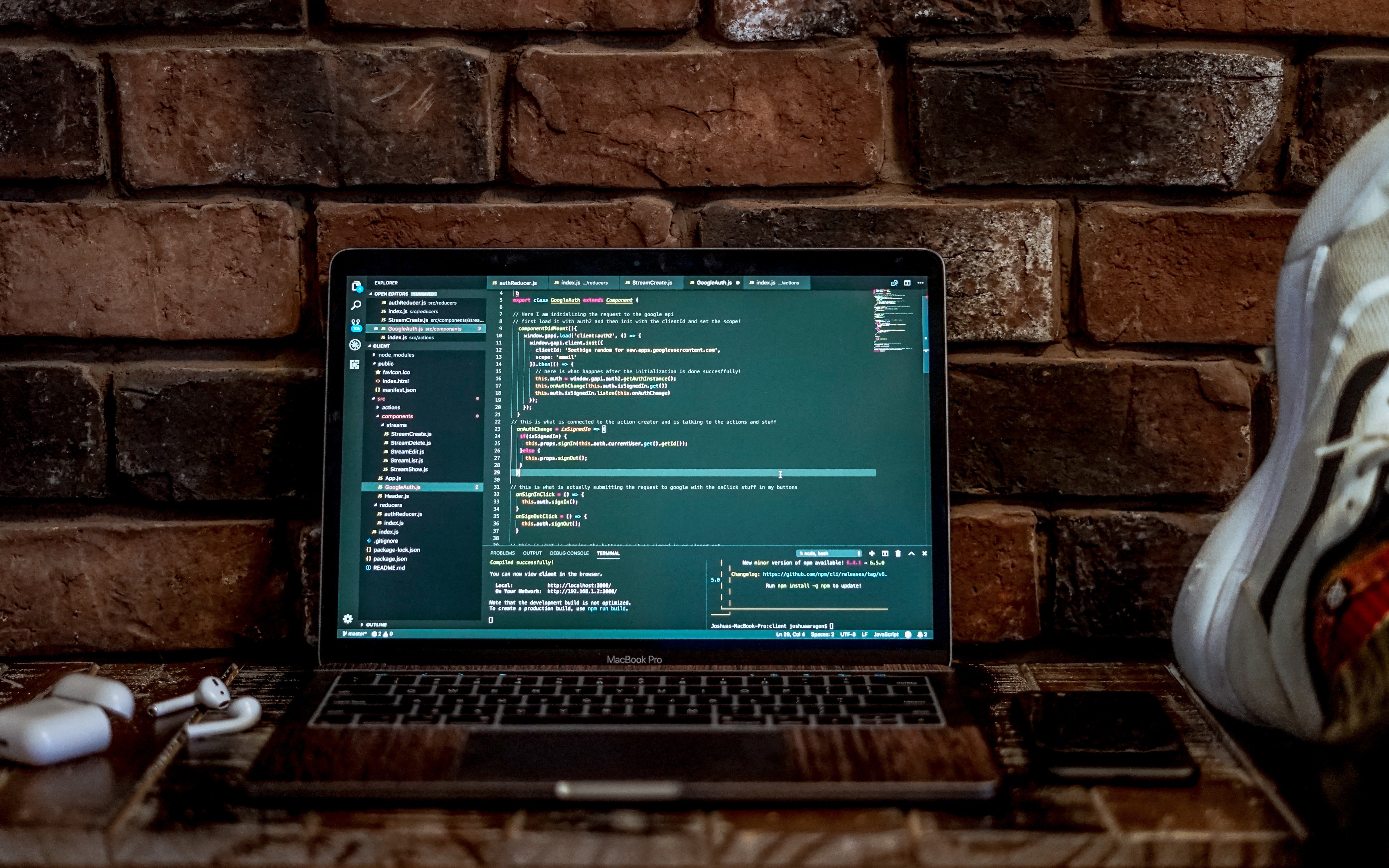 Writing a Microservice in Golang Which Communicates Over gRPC