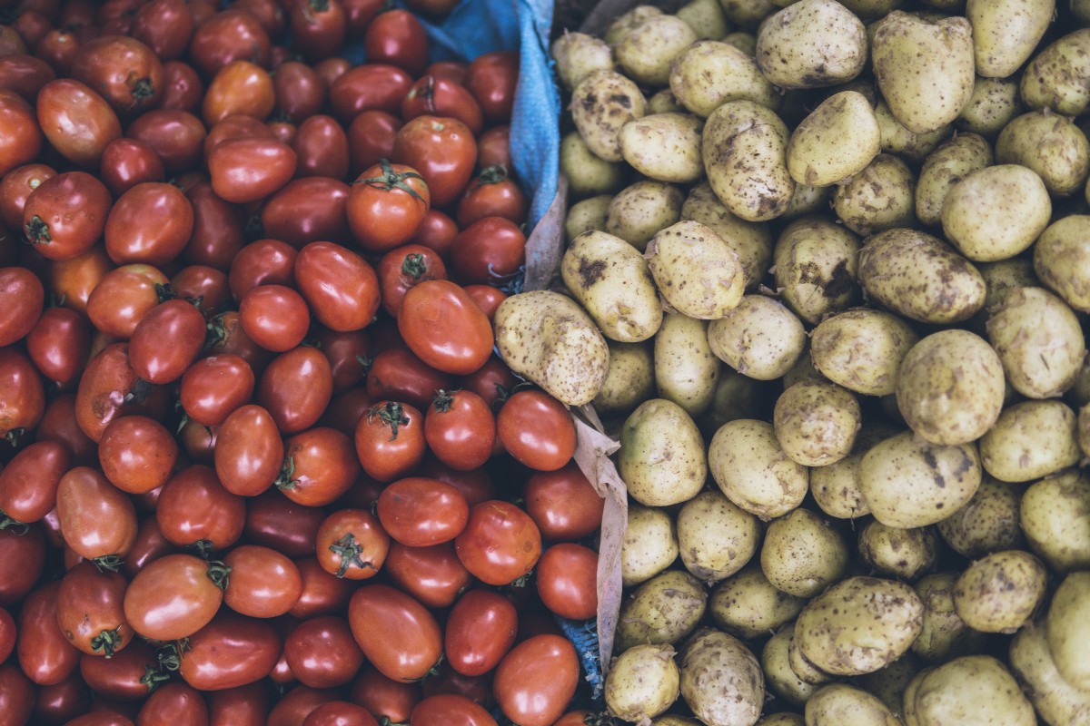 A straightforward way to perform code-splitting in Laravel mix!