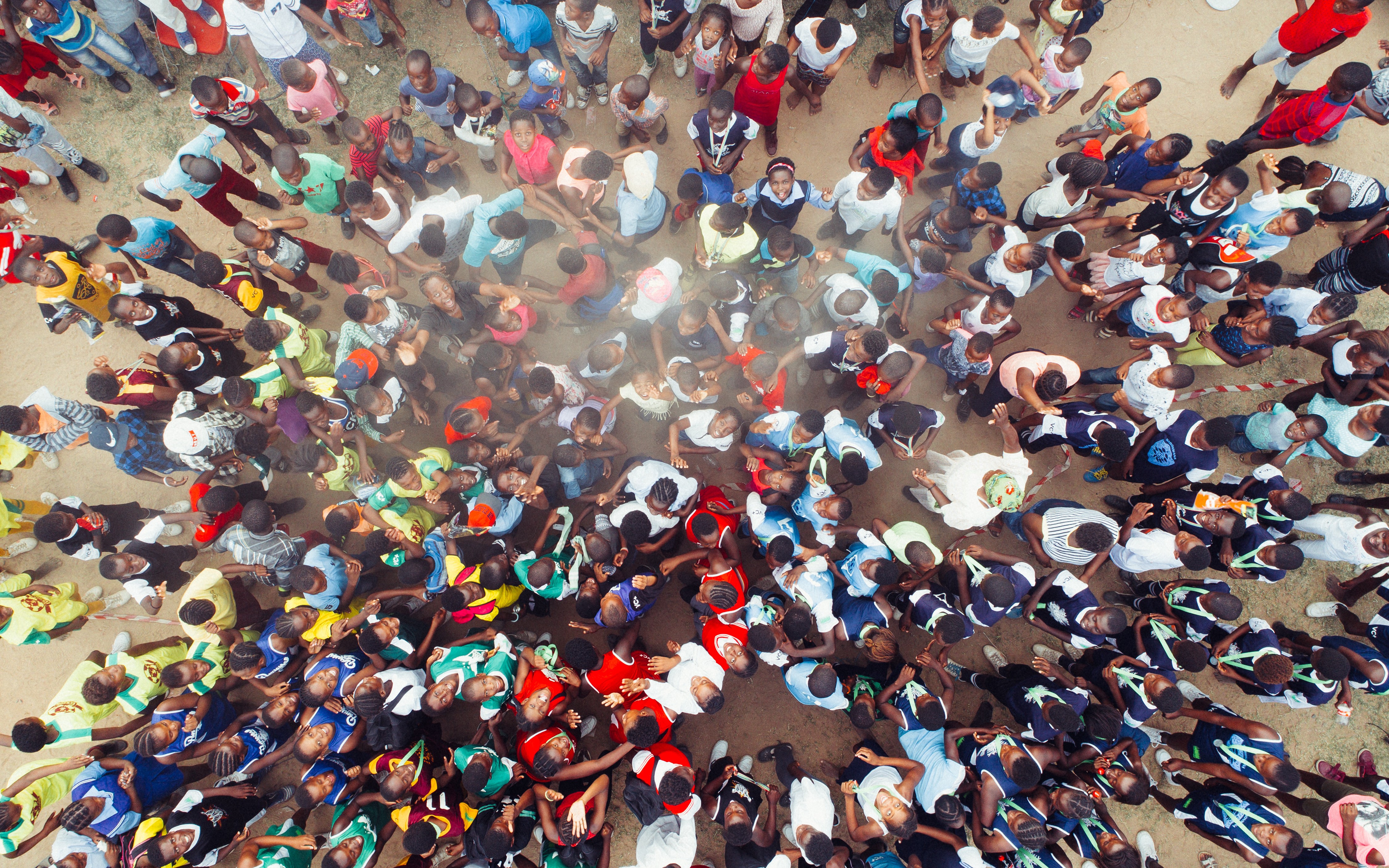 Using IoT and Serverless: Tackling Global Issues